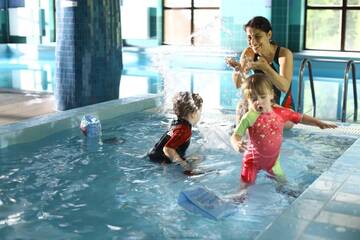 Фото номера Двухместный номер с 2 отдельными кроватями Отель Wierchomla Ski &amp; Spa Resort г. Пивнична 13