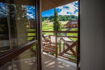 Фото номера Двухместный номер с 2 отдельными кроватями Отель Ski Hotel г. Пивнична 6