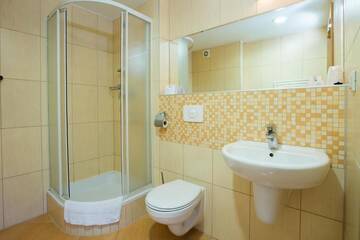 Фото номера Двухместный номер с 2 отдельными кроватями Отель Ski Hotel г. Пивнична 9